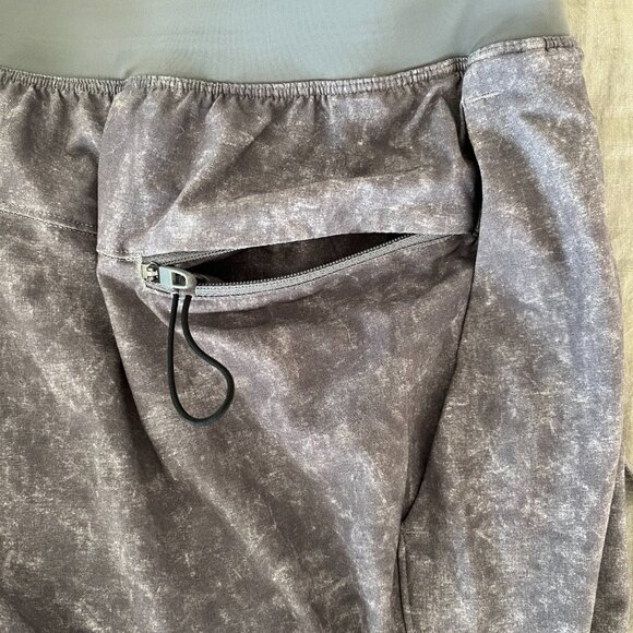 lululemon Men's T.H.E. Short 9" *Linerless - Size L - Picture 4 of 9